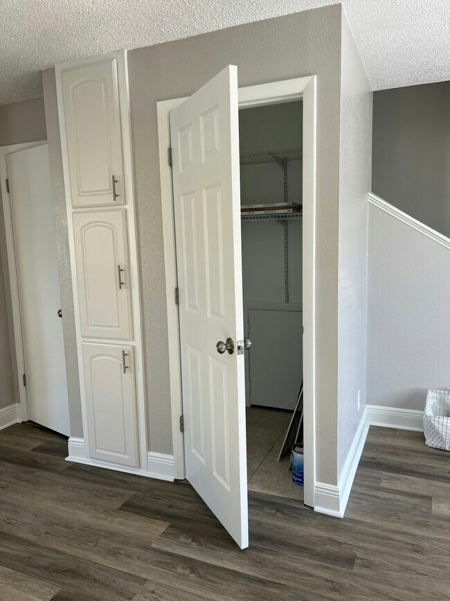 Building Photo - 5114 Sunridge Palms Dr