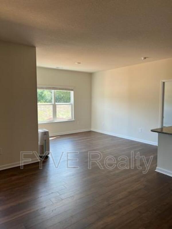 Building Photo - 1311 Hampton Pl Cir