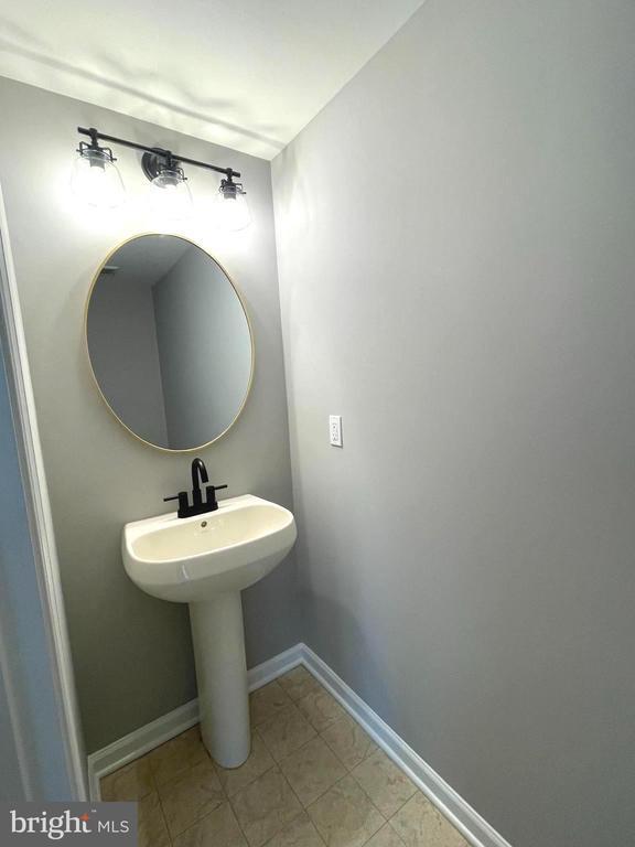 Foto del edificio - 2103 Lexington Mews