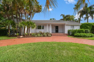 Building Photo - 210 Miramar Way