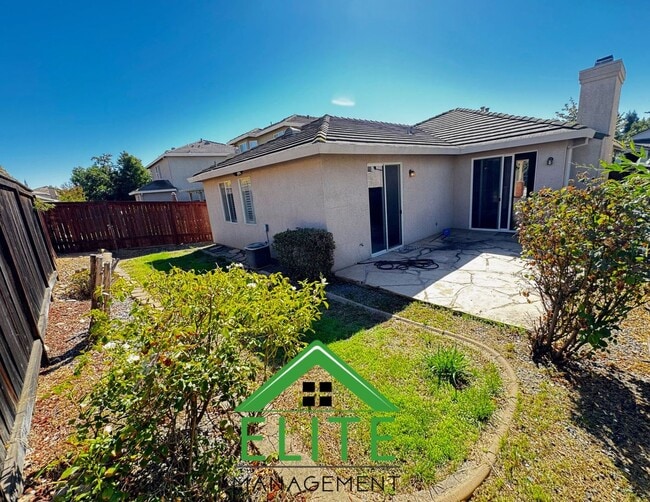 Building Photo - **Spacious 4-Bedroom Single-Story Home in Desirable Elk Grove Neighborhood**