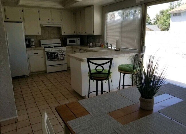 Foto del edificio - 2612 E Siesta Ave