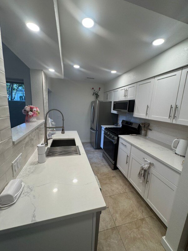 Building Photo - 822 Padua Ln