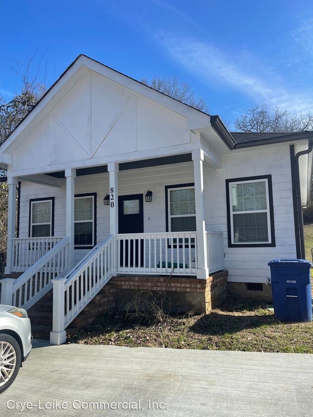 3 br, 2 bath House 820 N Germantown Rd. House Rental in Chattanooga