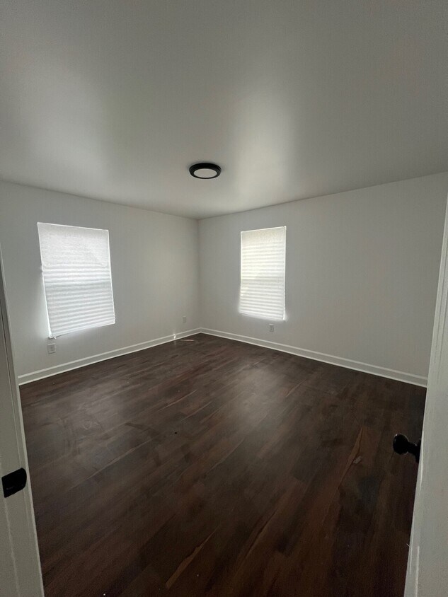 Foto del edificio - 5293 Airview Rd