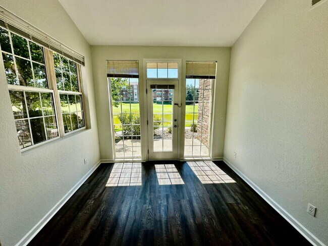 Foto del edificio - "Spacious 2-Bed, 2-Bath Condo with Pool Ac...