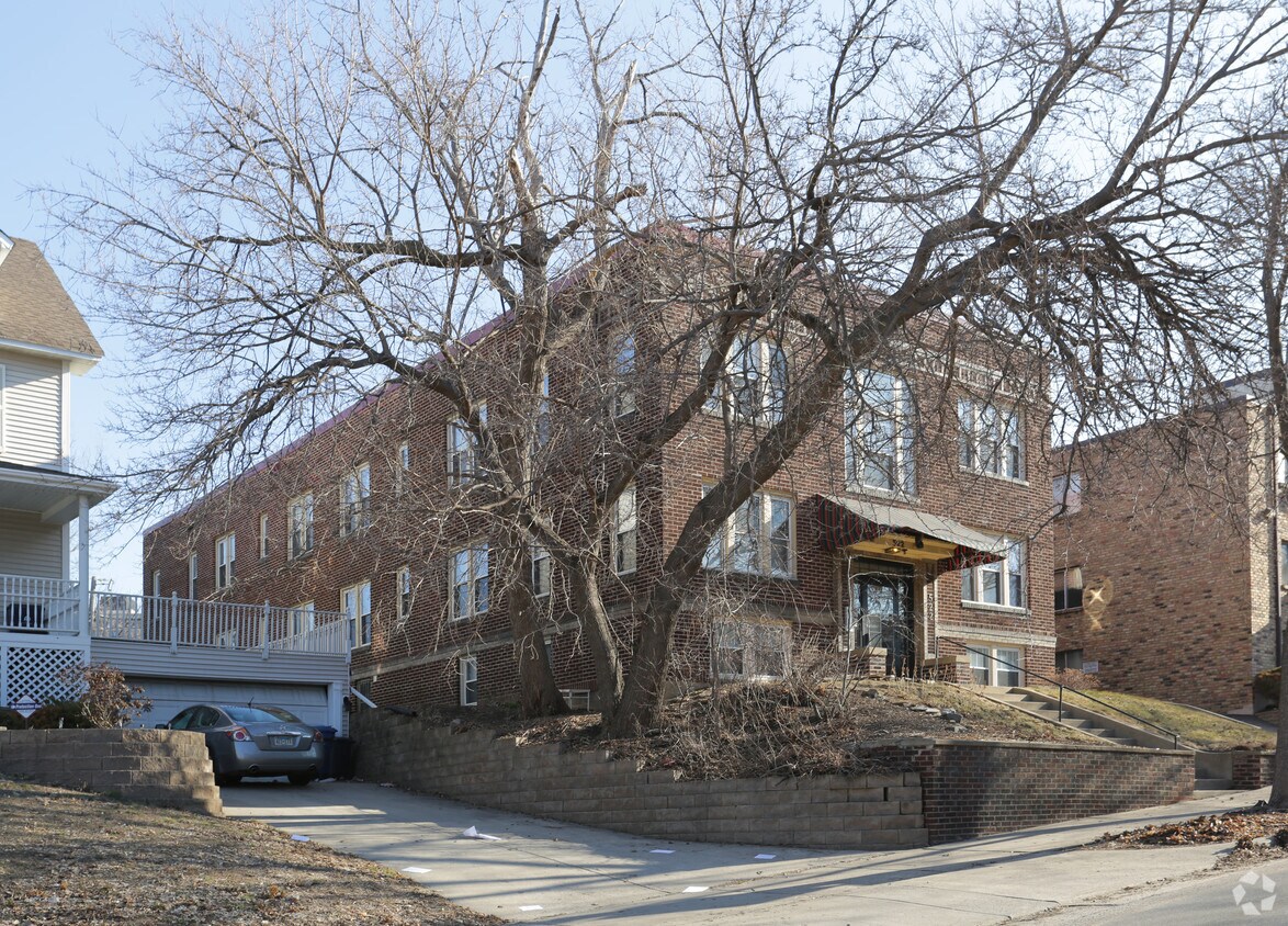 Building Photo - 522 Ridgewood Ave