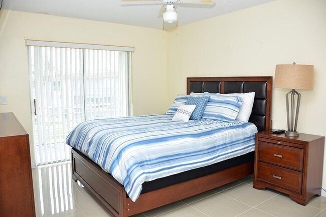 Foto del edificio - 3400 Springdale Blvd