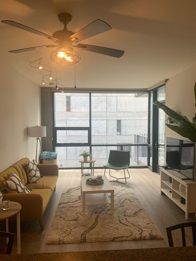 Building Photo - East Village unfurnished 1 bed/1 bath cond...