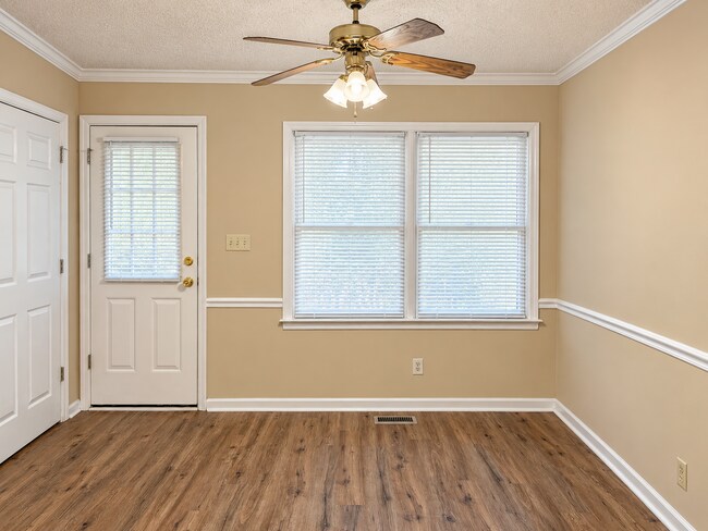 Foto del edificio - 3813 Mayfair Ln