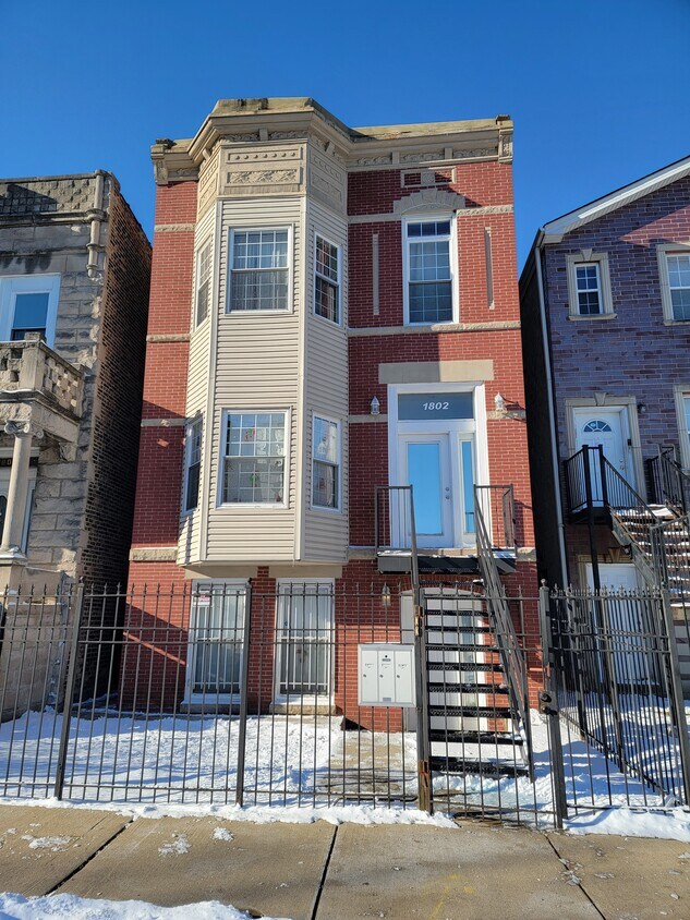 Foto principal - 1802 S Saint Louis Ave