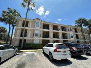 Building Photo - 915 Riverside Dr