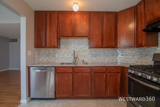 Building Photo - 2835 Rutland Cir