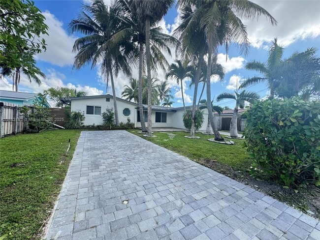 Building Photo - 1709 SW 5th Pl