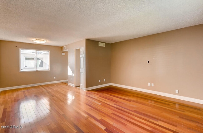 Building Photo - 3932 N Granite Reef Rd