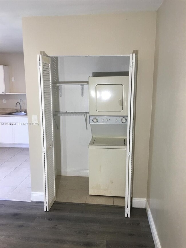 Building Photo - 32 NE 169th St