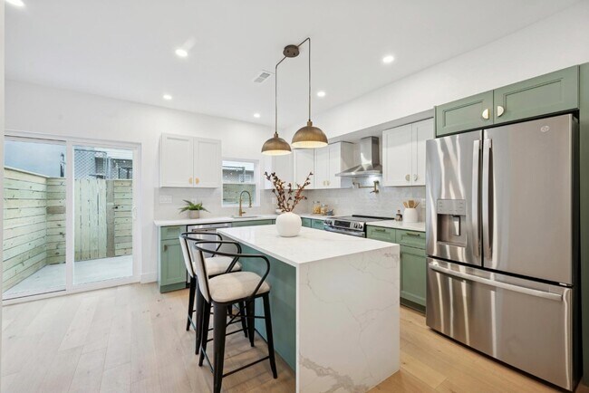 Foto del edificio - 2600 Webster St