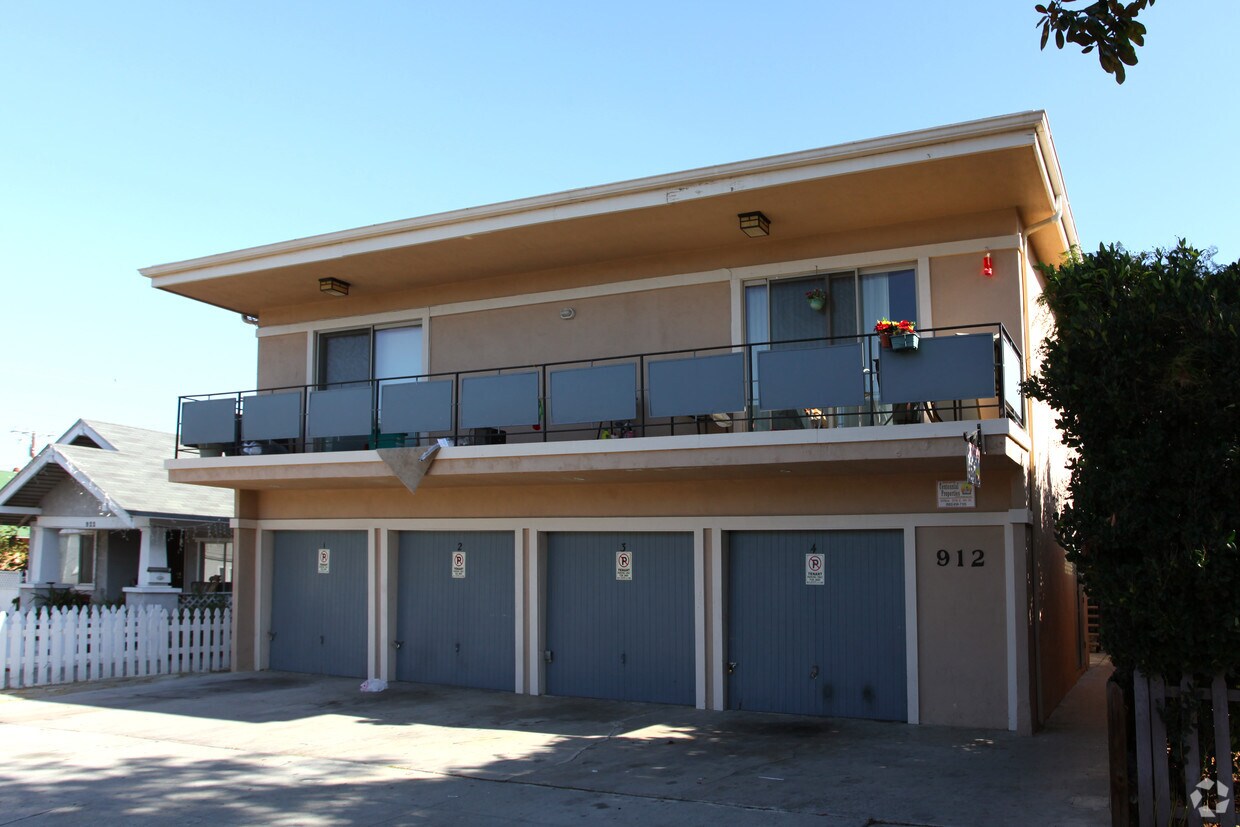 Foto del edificio - 912 Gladys Ave