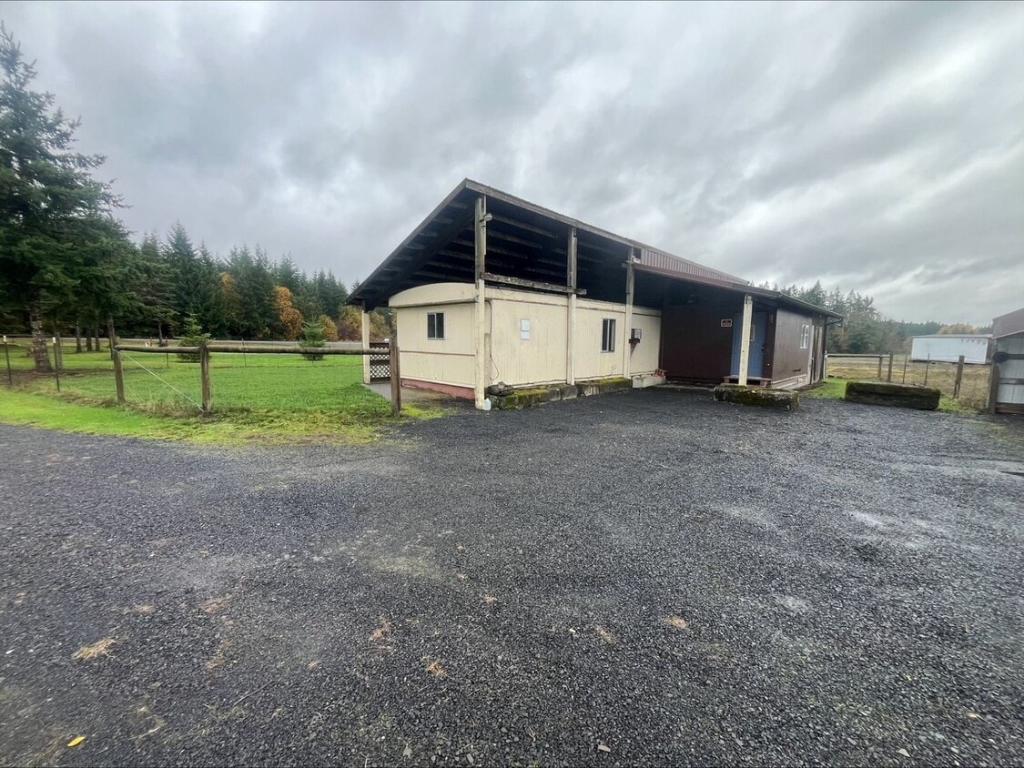 Primary Photo - Quiet Home in the Country