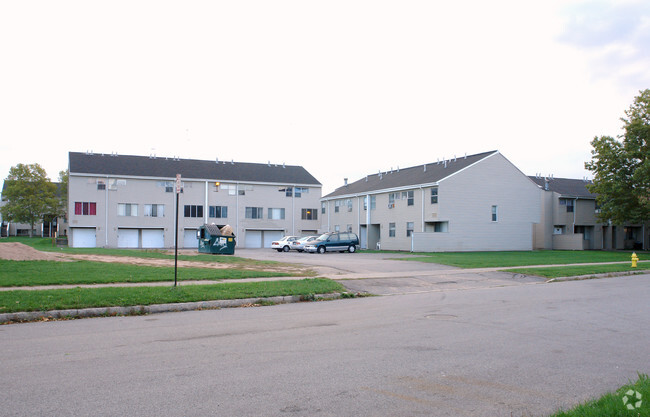 Building Photo - St. Simon's Terrace
