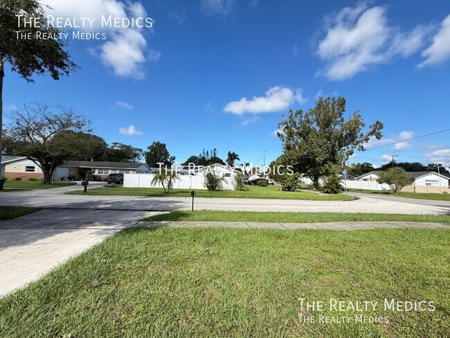Building Photo - 1718 Palmer Ln