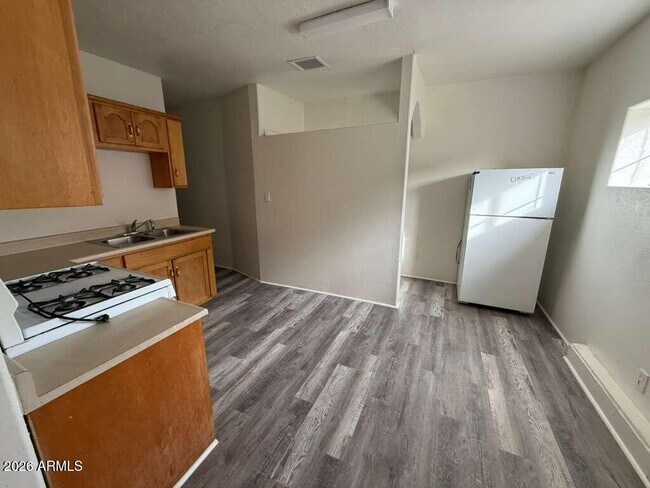 Foto del edificio - 1305 C Ave