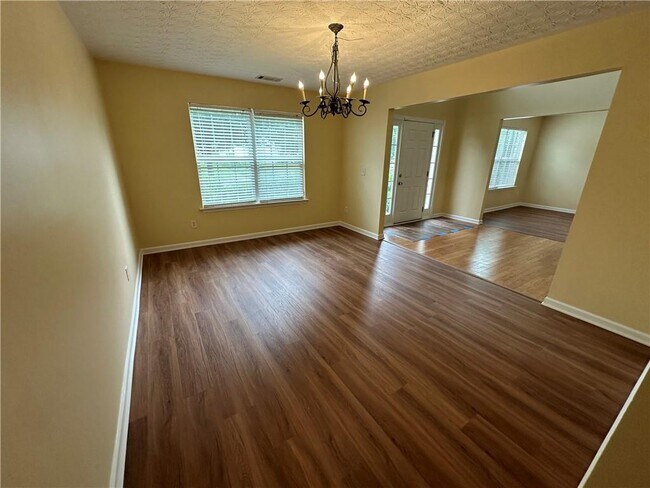 Building Photo - 663 Roxholly Walk NE