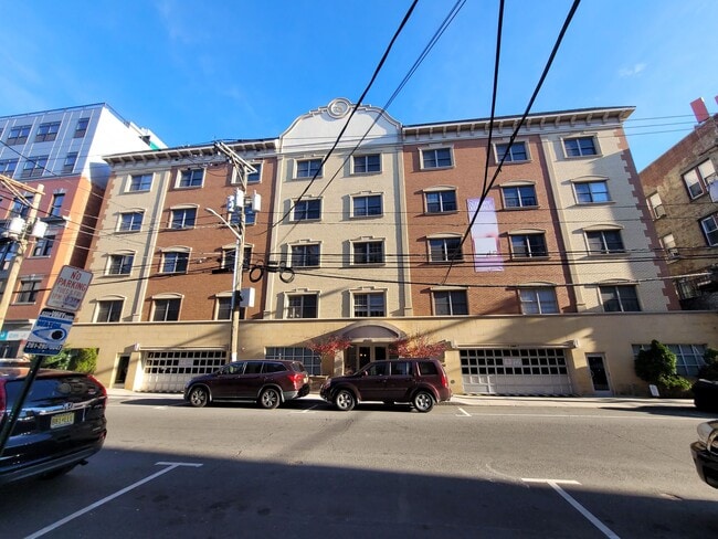 Building Photo - 6008 Hudson