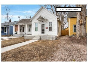 Building Photo - 1018-1020 Akin Ave