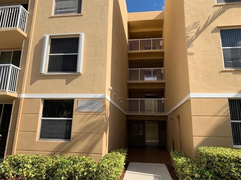 649 E Sheridan St, Dania Beach, FL 33004 Condo for Rent in Dania Beach, FL