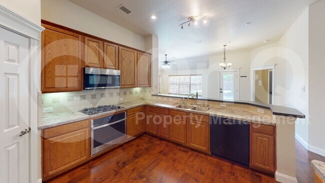 Foto del edificio - 12346 Red Hawk Dr