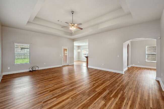 Foto del edificio - Crestview: 4 Bedrooms in Liberty Oaks