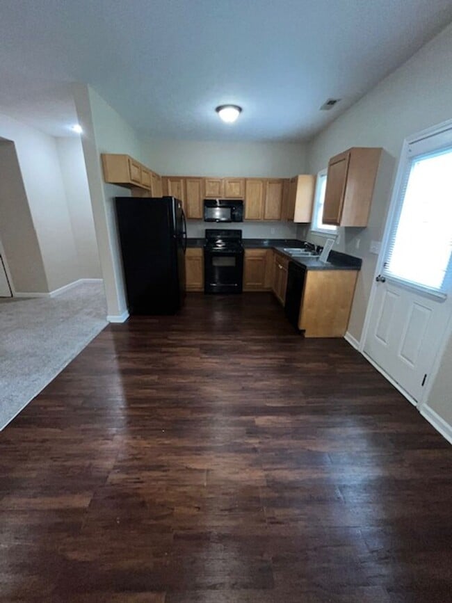 Building Photo - 3-bedroom, 1.5-bathroom home located in the heart of Nicholasville, KY.