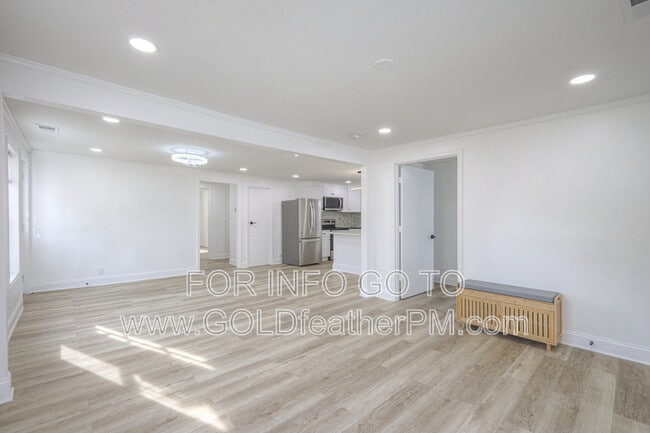 Building Photo - 1707 17th Ave N