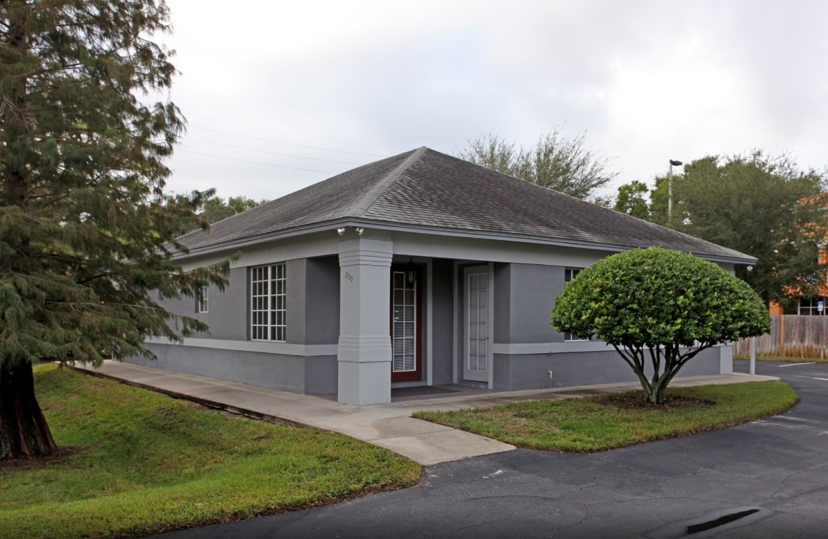 Foto principal - 200 N Primrose Dr