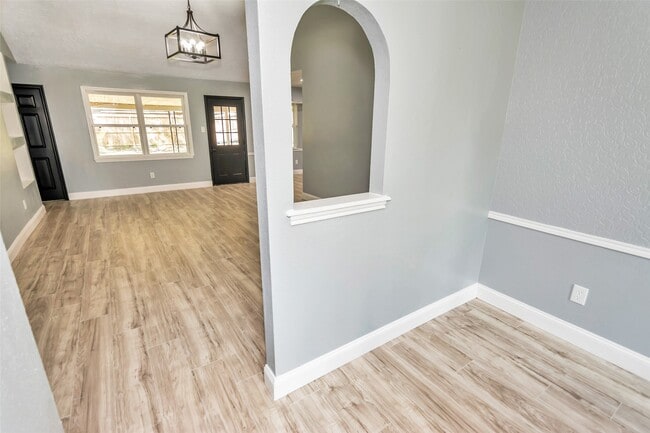 Foto del edificio - 16223 Brinkwood Dr