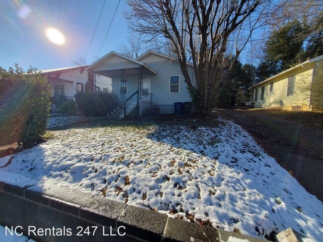 Building Photo - 3 br, 1 bath House - 114 N Jackson Ave