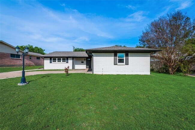 Foto del edificio - 3017 Laredo Dr