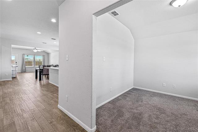 Building Photo - 9300 Fox Hill Dr