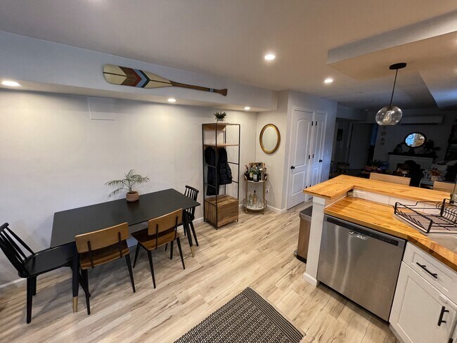 Foto del edificio - 6 Scotch Pine Ln