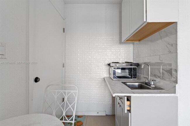 Foto del edificio - 275 NW 13th Pl