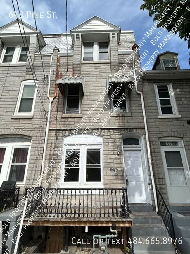 Building Photo - 643 Pine St