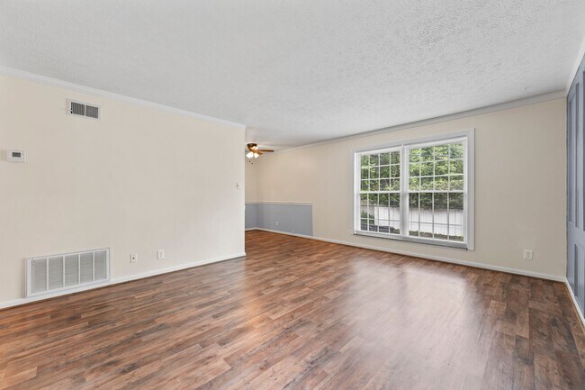Foto del edificio - 2 bedroom 1 bath unit for rent in the High...