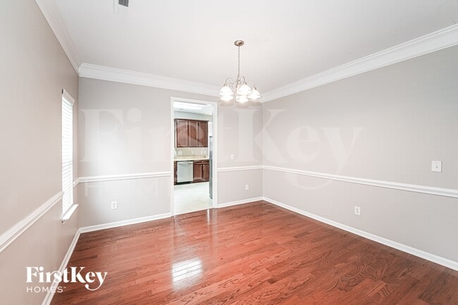 Building Photo - 9613 Rothman Ln