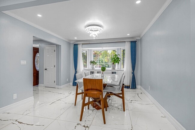 Building Photo - 66 Rockland Dr