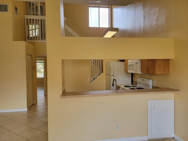 Building Photo - 1112 Coral Club Dr