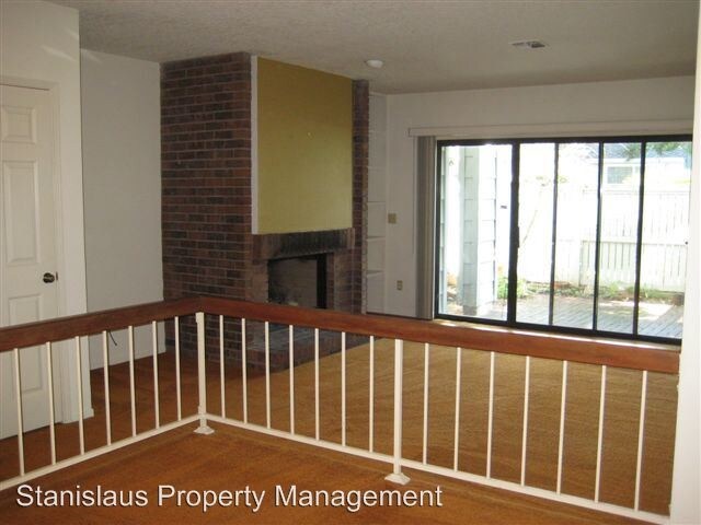 Building Photo - 2740 Sherwood Ave