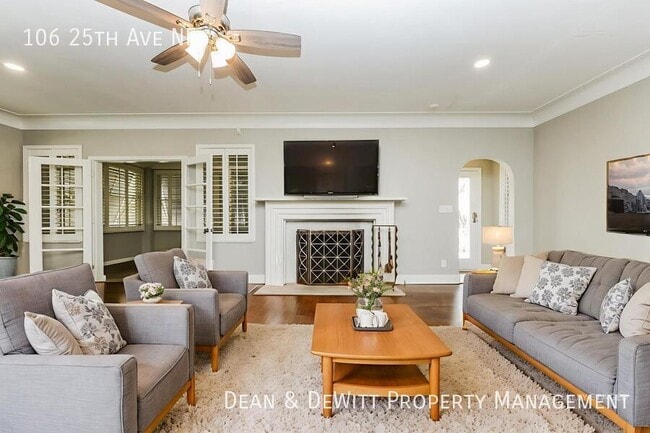 Building Photo - 106 25th Ave NE