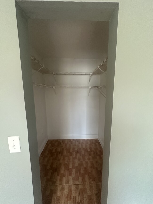 Walk in closet - 850 NE 207th Ter