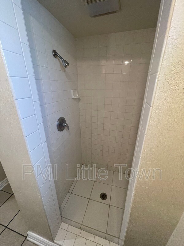 Foto del edificio - 4456 E 68th Ave